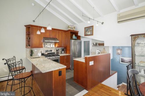 1336 Lombard St, Philadelphia PA  19147-1004 exterior