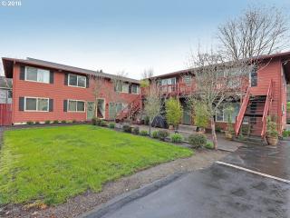7027 Burlington Ave, Portland, OR 97203-4888