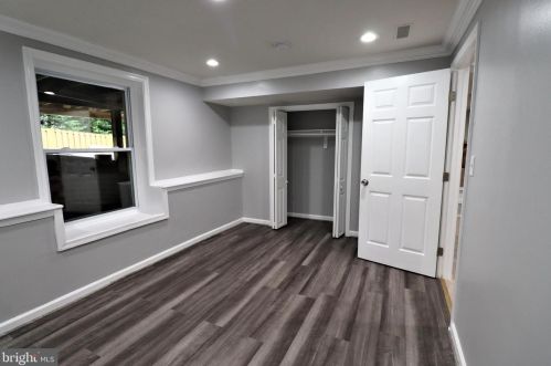 8005 Lake Pleasant Dr, Springfield VA  22153-3005 exterior