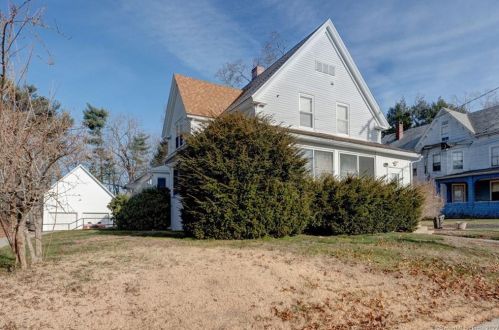 24 Hawkins St, Killingly, CT 06239-3111