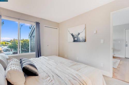 18 Bayside Ct, Richmond CA  94804-7441 exterior