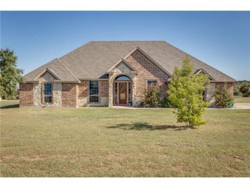 101 Palomino Ct, Fort Worth, TX 76035-5855