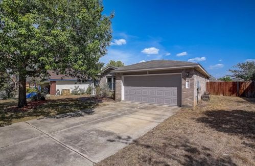 298 Spg Br Loop, Uhland TX 78640-5366 exterior