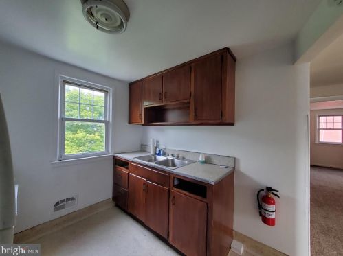 158 Phillips Ave, Trenton NJ  08610-2620 exterior