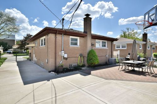 4440 Oriole Ave, Chicago, IL 60706-4511