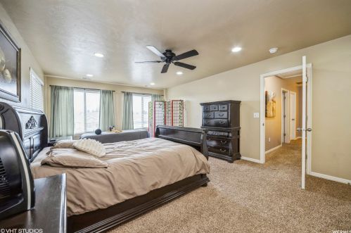 7617 4770, Taylorsville UT 84084-5508 exterior