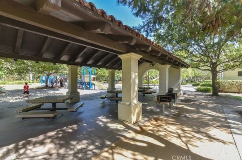 39 Tall Oak, Irvine CA  92603-4213 exterior