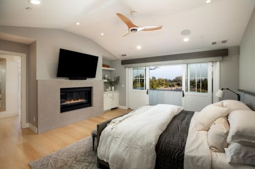 1475 Country Clb Dr, Los Altos CA 94024-5904 exterior