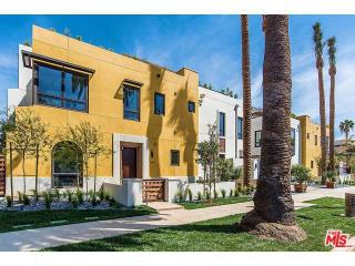 816 June St, Los Angeles, CA 90038-3512