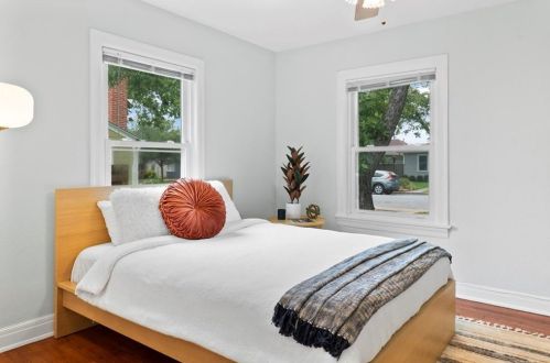 906 43rd St, Austin TX  78751-4405 exterior