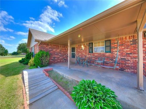 978 Garden Rd, Tuttle, OK 73089-4404