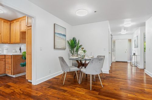 672 San Antonio Rd, Los Altos CA 94022-1245 exterior