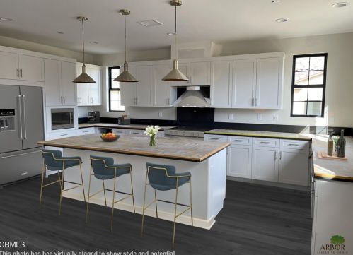 1440 Forest Dr, Santa Paula, CA 93060-1210