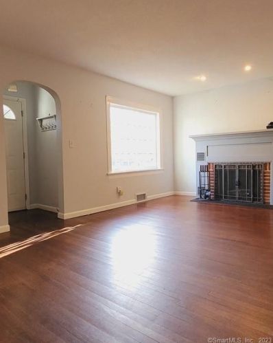 2101 Plank Rd, Cheshire CT  06410-1305 exterior