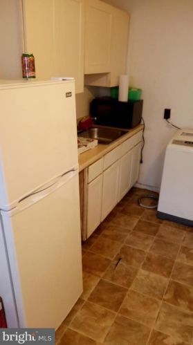 2144 10th St, Philadelphia PA 19148-3005 exterior