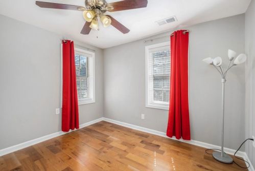 34 Hutchinson St, Atlanta GA  30307-3818 exterior