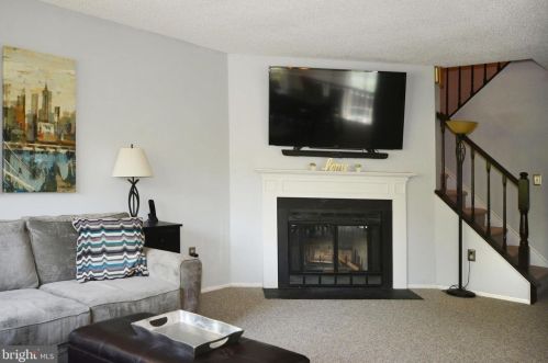 109 Chambord Ct, Trenton, NJ 08619-4710