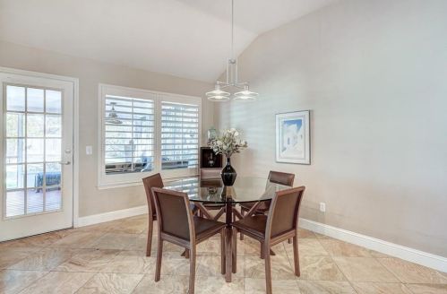 6408 Convict Hill Rd, Austin TX  78749-2348 exterior