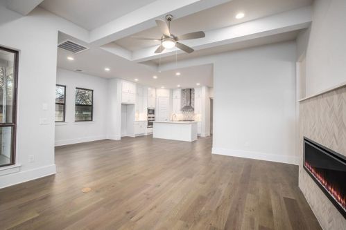 2011 Belford Dr, Austin TX  78757-8207 exterior