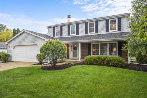 1327 Mill Creek Dr, Buffalo Grove, IL 60089-4216