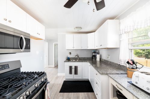26 Balcom St, Nashua, NH 03060-3764