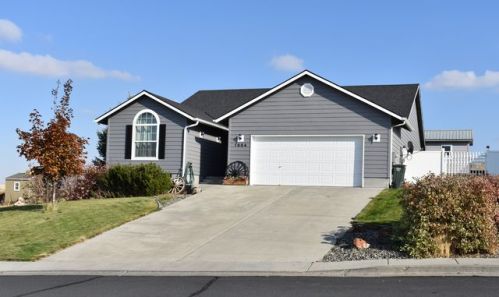 1604 1st St, Cayuse, OR 97801-9426