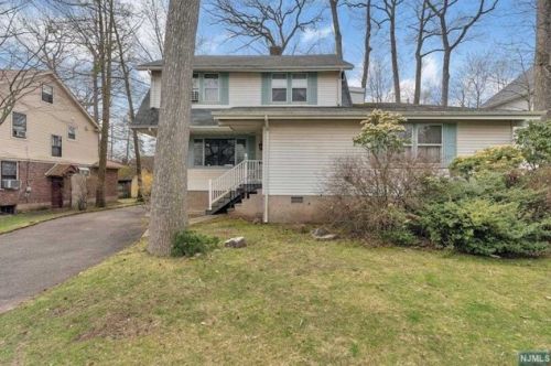 270 Maitland Ave, Teaneck, NJ 07666-3025