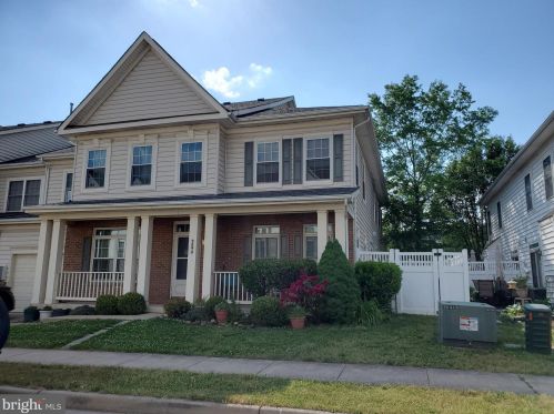 9890 Dochart Sound Ln, Bristow, VA 20136-2590