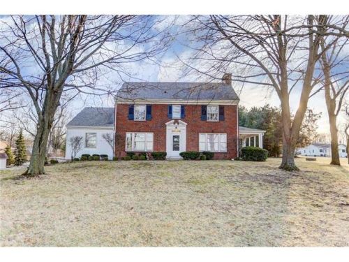 3388 Petre Rd, Springfield, OH 45502-7900