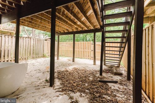 5703 Oakshore Ct, Springfield VA  22015-2250 exterior