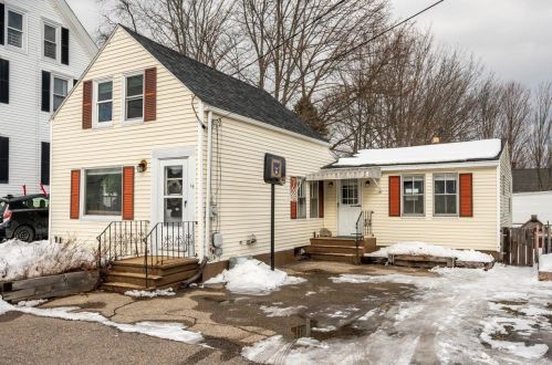 14 Portland St, Somersworth, NH 03878-2204