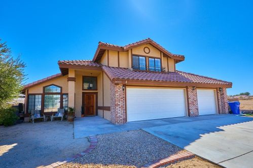 14933 Fireside Ln, Helendale, CA 92342-7773
