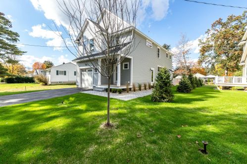 6 Sherman St, Dover, NH 03820-2119