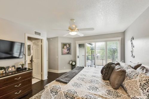 571 Glenhurst Dr, Anaheim CA  92808-1927 exterior