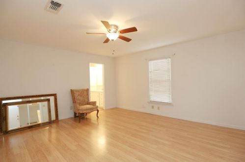 2113 Dillard St, Fort Worth TX  76105-4522 exterior