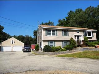 71 Stonehenge Rd, Londonderry, NH 03053-2411