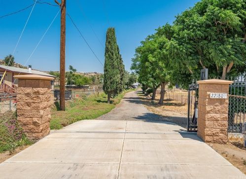 22180 Rocky Hills Rd, Perris, CA 92570-5804