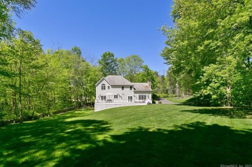234 Chestnut Hill Rd, Norwalk, CT 06851-1415