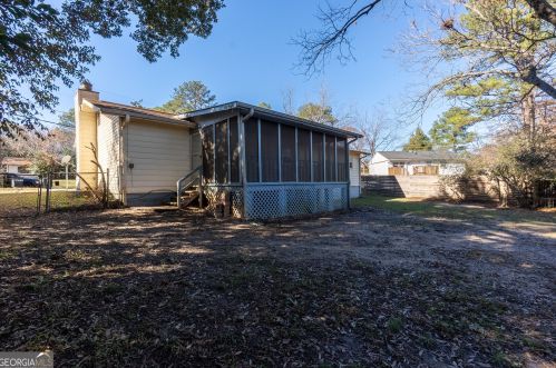 214 Utah Ave, Warner Robins GA  31093-2436 exterior