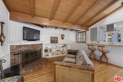 1520 Harle Pl, Anaheim CA  92802-2510 exterior