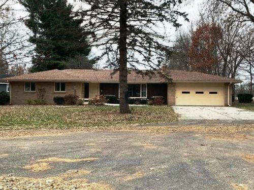 551 Meadow Ln, Nelson, IL 61021-8409