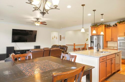 11542 Chambers Dr, Denver CO  80022-6607 exterior