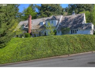 4307 Downs View Ct, Portland, OR 97221-3131