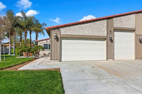 8075 Lakeside Dr, Riverside, CA 92509-7018