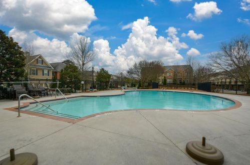 7880 Glisten Ave, Atlanta GA  30328-2465 exterior