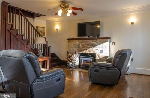 19201 Cardinal Heights Rd, Triangle VA  22172-2406 exterior