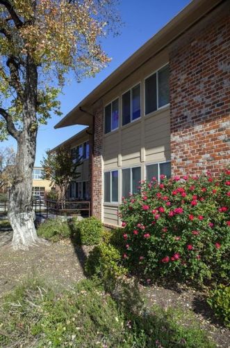 1215 Castroville Rd, San Antonio TX  78237-2985 exterior