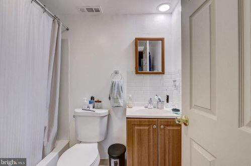 276 Bellevue Ave, Trenton NJ  08618-4622 exterior