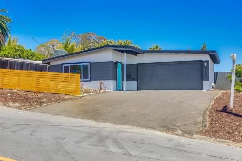 580 Crouch St, Oceanside, CA 92054-4414