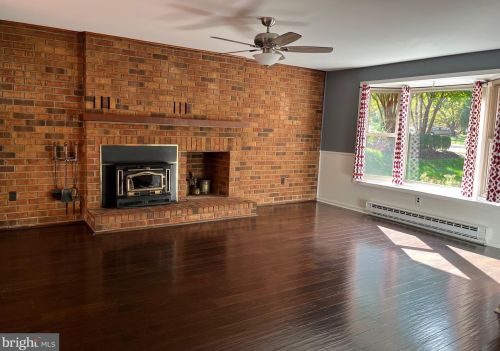 8449 Thames St, Springfield VA  22151-1519 exterior
